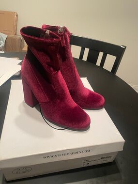 Steve Madden Wine Velvet Block Heel Ankle Boots